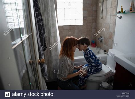 Hijo Y Madre Baño Fotografías E Imágenes De Alta Resolución Alamy