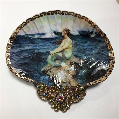 Artist Turns Real Seashells Into Decorative Jewelry Dishes That Look