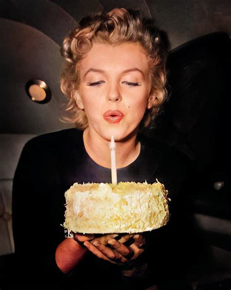 Marilyn Monroe Blowing Out Her 30th Birthday Cake In A Car 1956 R