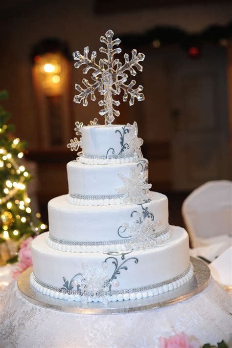 Winter Wedding Cake Ideas Christmas Wedding Cakes Winter Wedding Cake Holiday Wedding Winter