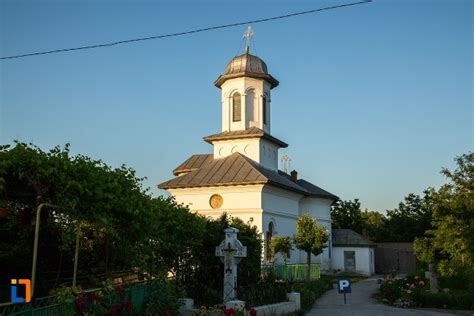 Bisericii 1128, la 50 m de conacul nicu cantacuzino. Biserica Sf. Imparati Constantin si Elena din Buzau ...