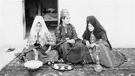 Threads Of Identity The Historic Fashions Of Women In The Middle East