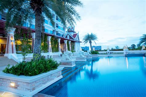 Swimming Pools Grand Pacific Sovereign Resort And Spa Hotel