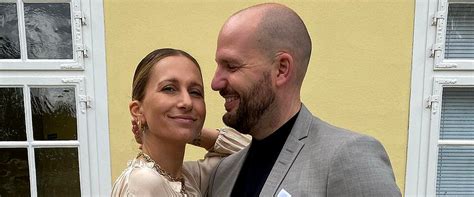 Bald werden peter und sarafina wollny eltern werden. Sarafina Wollny schwanger mit Zwillingen und sehr stolz ...