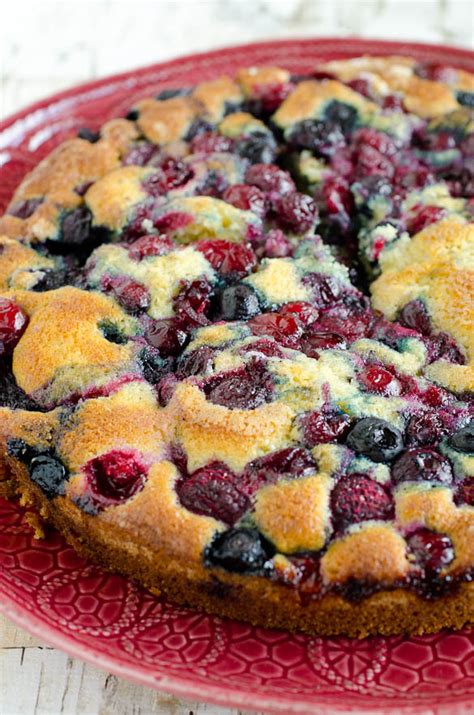 Mixed Berries Buttermilk Cake