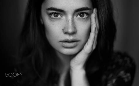 Wallpaper Lidia Savoderova Model Face Women Brunette Brown Eyes Monochrome 2048x1280