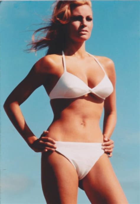 The Hottest Photos Of Raquel Welch 12thBlog