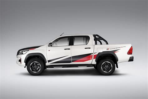 2021 Toyota Hilux Facelift Is “invincible” According To Fernando Alonso
