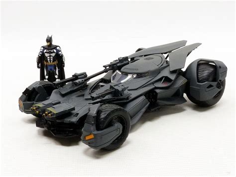 Lego 76180 dc batman vs. Jada 1:24 Justice League Batmobile & Figure - Kapow Toys