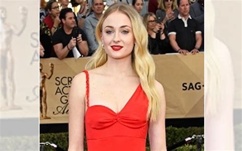 Sophie Turner Wants To Be In Lizzie Mcguire Revival You I