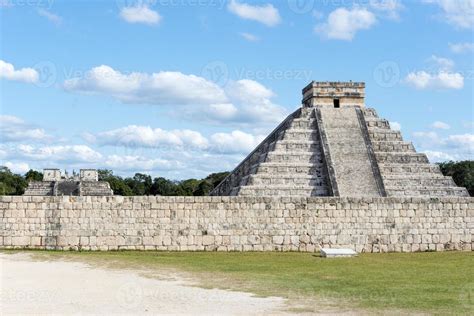 Los Antiguos Monumentos Mayas En Chich N Itz M Xico Foto De