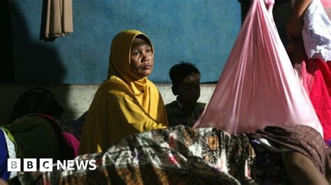 In Pictures Earthquake Strikes Off Aceh Indonesia Bbc News