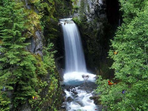 Charming Waterfalls Free Popular Screensaver
