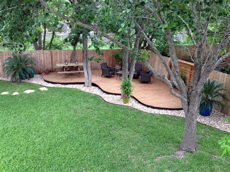 Small backyard gardens diy backyard landscaping garden layout small vegetable gardens backyard landscaping small garden landscape corner landscaping chic pathway ideas for backyard awesome front walkway backyard ideas 2016 home and house design | garden decors. Curved deck - Traditional - Deck - Austin