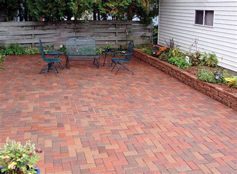 Frame your landscaping project with our selection of edgers, available in a variety of styles. 4 x 8 Holland Paver at Menards®