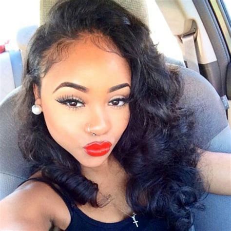 Both sides of the hair are pulled up to the centre and then curly hair extensions are at the centre running from the top of the head to the back. Pin on Beauty III.