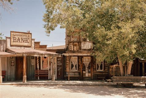A Complete Guide To Visiting Pioneertown Joshua Tree Inara By May Pham