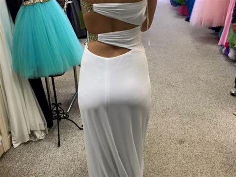 Ct High School Slut Shames Students Over Inappropriate Prom Dresses