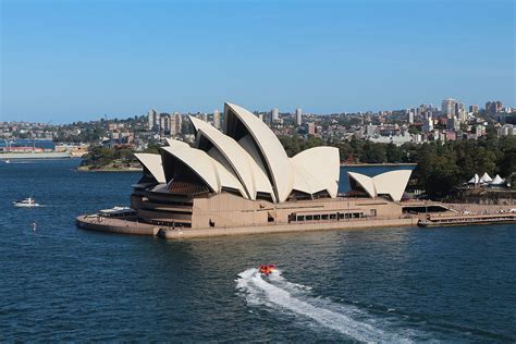Top 10 Amazing Places To Visit In Australia