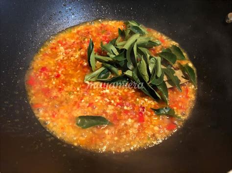 Belut goreng adalah makanan yg bergizi tinggi, nikmati dengan nasi hangat dan sambal terasi. Resipi Ayam Kicap Pedas. Masak Cara Ni Barulah Lebih Sedap