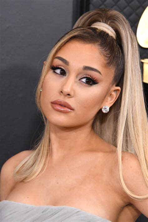 Ariana Grande So Aufregend Trägt Sie Die Sommerfarbe 2021 Vogue Germany
