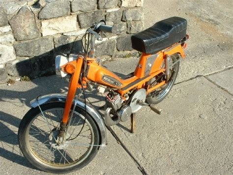 445 results for moped seat. 1977 Motobecane 50L, Orange, w/ long seat | Moped Photos ...