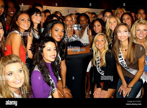 Miss Usa Contestants Diamond Nexus Labs Unveil The Miss Usa Crown At