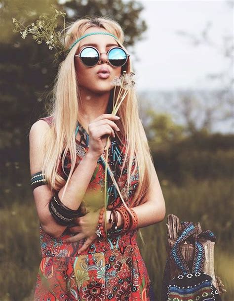15 Diy Halloween Costumes That Are Scary Easy Hippie Costume Hippie