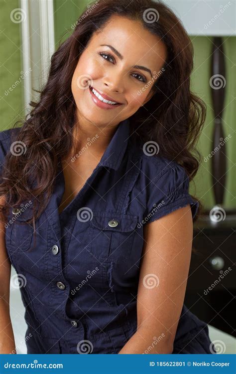 Young Beautiful Hispanic Woman Smiling Stock Image Image Of Women
