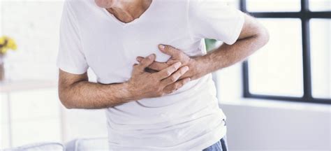 Heart Attack Symptoms 7 Natural Ways To Boost Recovery Dr Axe