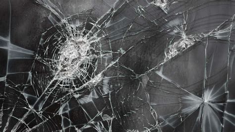 Follow the vibe and change your wallpaper every day! 9 Excellent HD Broken Glass Wallpapers