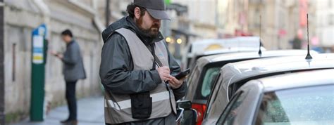 Un Contr Leur Du Stationnement Plac En Garde Vue Paris Pour S Tre D Battu Contre Un Policier