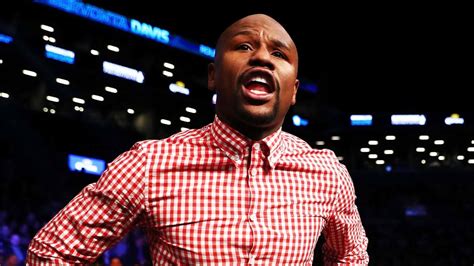 Floyd Mayweather Gets Hit In The Face With A Drink Youtube