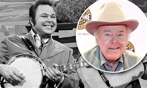 Roy Clark Of Tvs Hee Haw Who Was A Country Guitar Virtuoso Has Died At 85