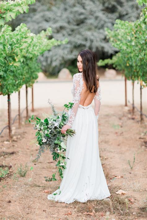 Bold Fashion For The Summertime Bride | The Coordinated Bride