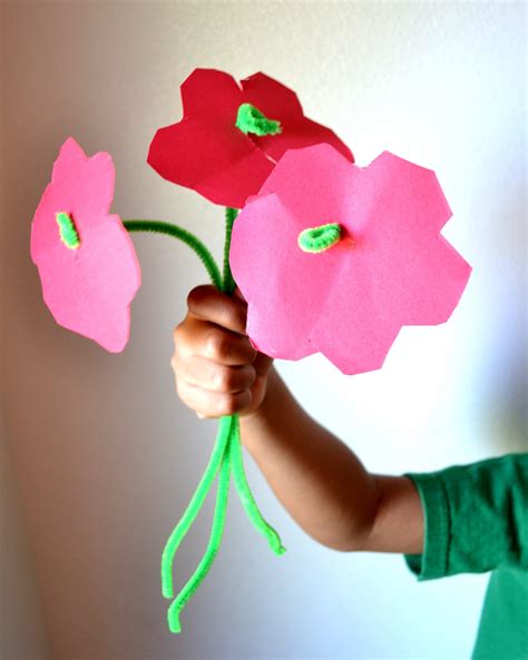 Easy Diy Pipe Cleaner Flower Craft For Preschoolers Mommy Snippets