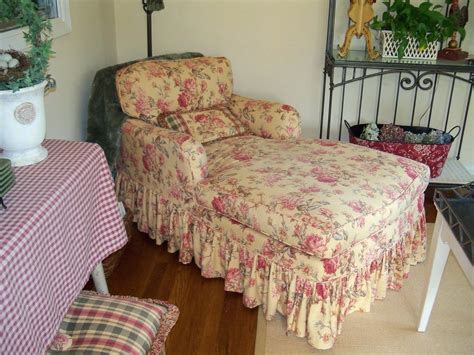 In ihrer bezeichnung steckt bereits ein hinweise auf ihre form: 15 Ideas of Indoor Chaise Lounge Slipcovers