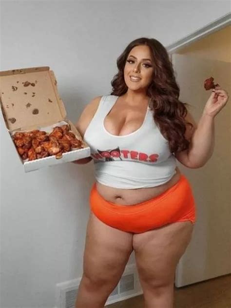 Curvy Beauty Wants See More Plus Size Hooters Girls As She Tucks Into