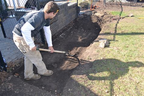 Paver patio installation. How to properly install your paver patio.