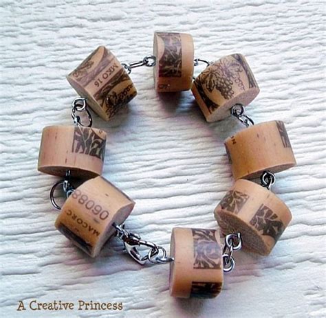 50 Great Ideas For Diy Wine Cork Craft Projects Snappy Pixels In 2022