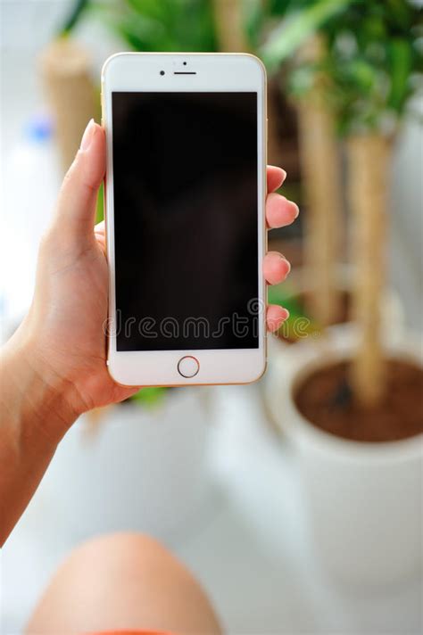 Woman Holding Apple Iphone 6s Plus Editorial Stock Image Image Of