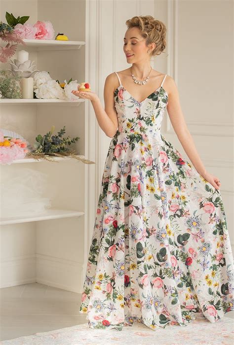 Check out some stunning floral print bridesmaid dresses for your wedding day. These ready-to-bloom floral wedding dresses let you be ...