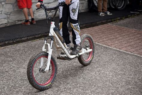Kids can start riding as young as 3 years old, so once they are able to ride a bicycle without. Full Suspension DH Scooter? - European DH Bikes from Val d ...