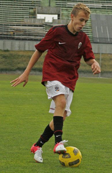 Martin hašek se začátkem ledna upsal na půlroku německému würzbergeru kickers, jenž hraje poslední soutěžní zápas odehrál martin hašek 8. fotogalerie - Fórum e-sparta.cz