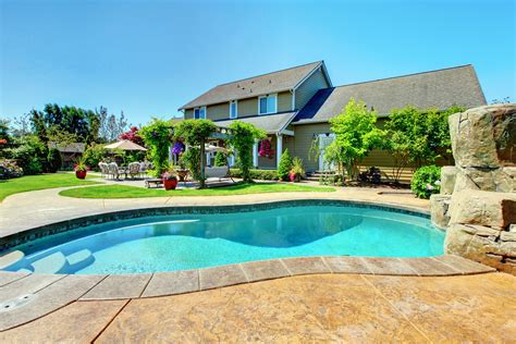 27 Beautiful Backyard Pool Ideas House Diamond