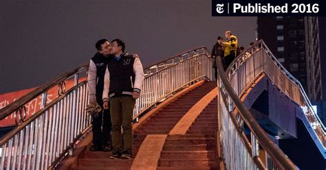 Couples Lawsuit Is First Test For Same Sex Marriage In China The New York Times