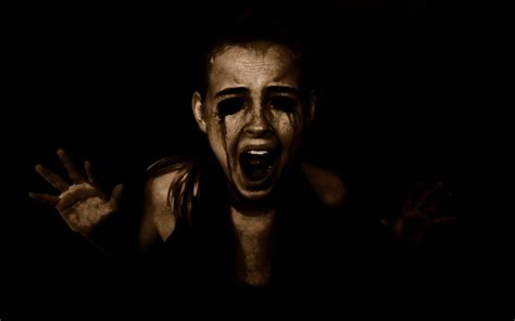 обои x px кровь жутко темно Демоны Эмоции зло лицо Девочек Хэллоуин ужастик