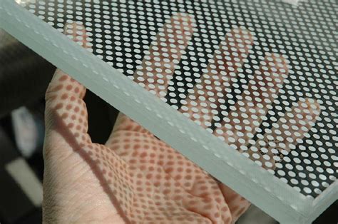 Laminated Glass With Silk Screen Printing Pattern