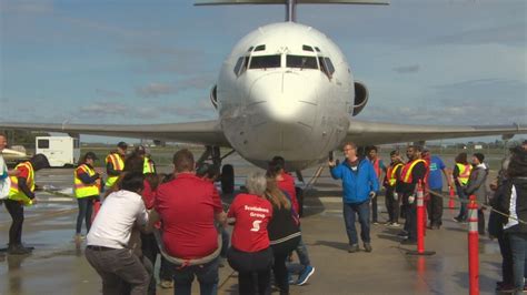 United Way Winnipeg Kicks Off Lofty 216m Fundraising Campaign With Plane Pull Cbc News
