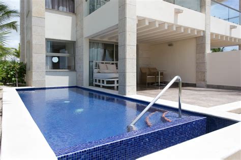 Hotels with pools in kuala lumpur are the ideal retreats for tourists looking to cool off after a day of exploring the city's many sightseeing and shopping opportunities. 13 Best Mexico Hotels With Private Pools | Oyster.com